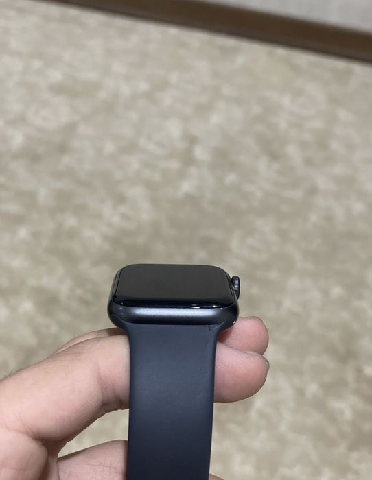 Apple watch se 44mm
77% yomks 
32gb
holati ideal 
karobka dakument fu