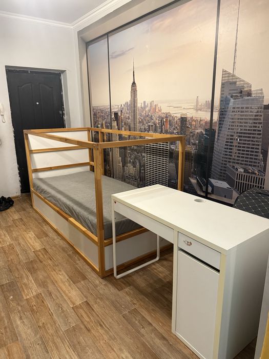 Кровать и стол ИКЕЯ 40000