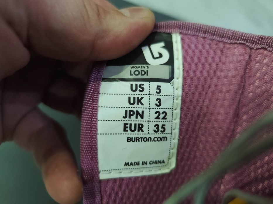 Продавам дамски сноуборд обувки Burton Lodi – Размер 35