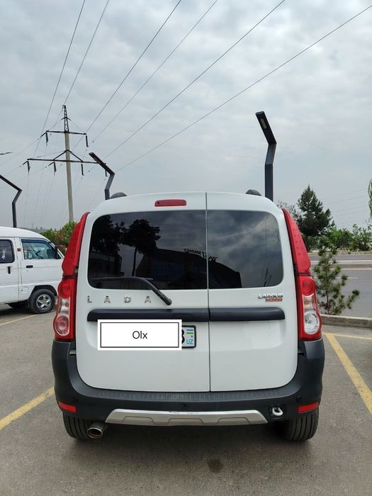 Lada largus cross