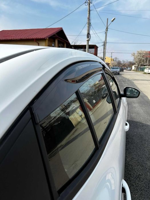 Paravanturi geamuri Dacia Logan 3 cu prindere pe exterior
