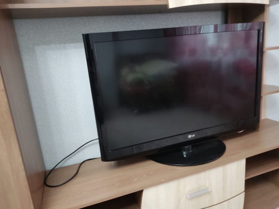 Шкаф с телевизором вместе