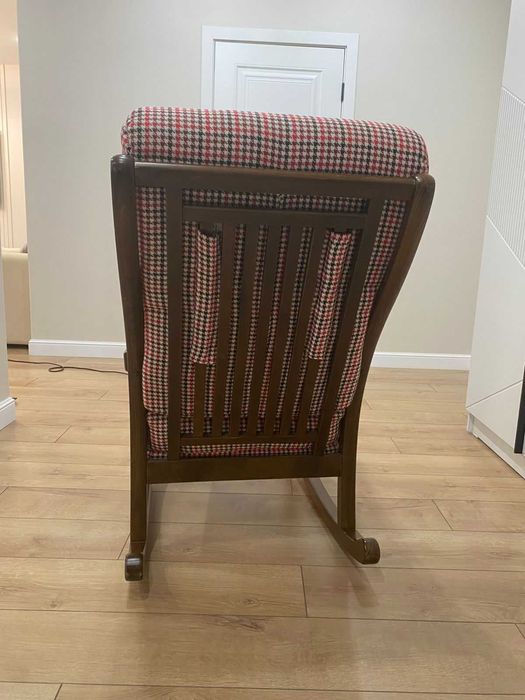 Продам кресло-качалку