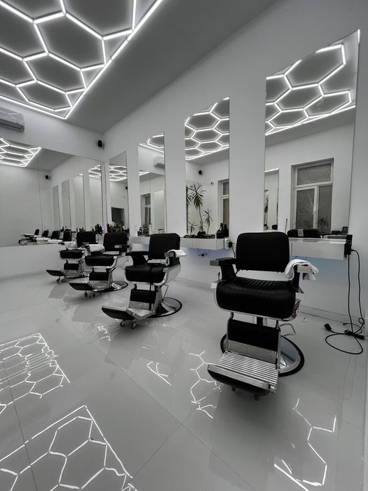 Cautam colega Inchiriez post coafor/hairstyling/barber