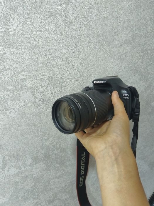 Фотоаппарат Canon EOS 1100D
