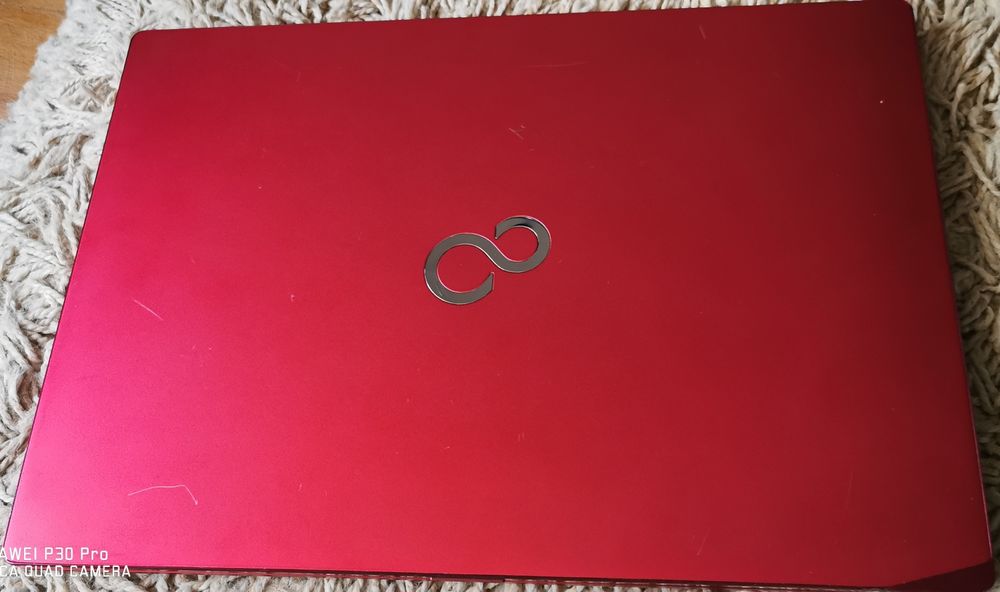 Laptop Fujitsu Lifebook U904 i7-4600U HDD 500GB 6GB RAM – pentru piese / reparație