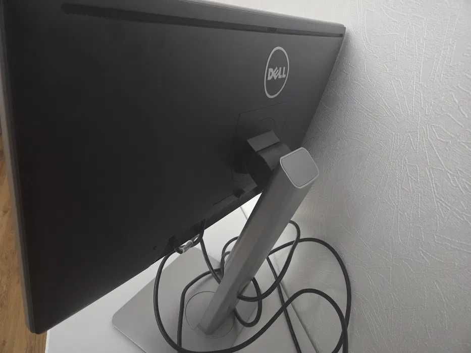 Монитор DELL P2214