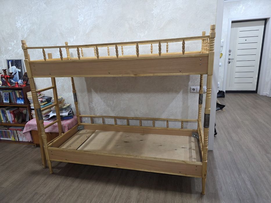Кровать двухъярусная двухэтажная
