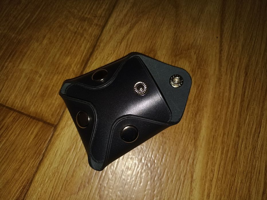 Кошелёк для монет и мелочи.