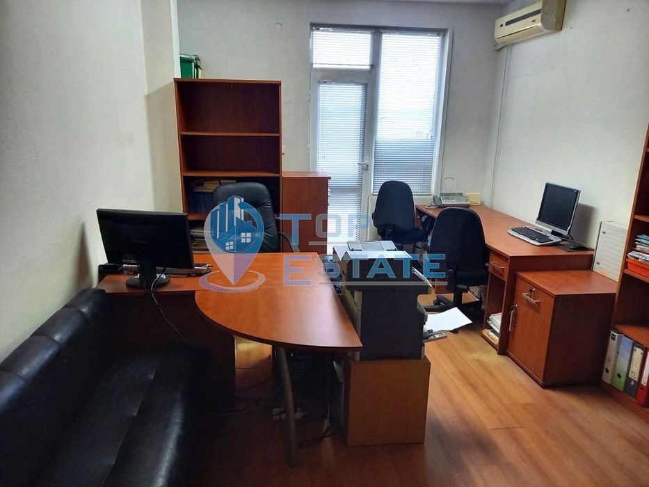 Продава се Офис в Велико Търново, Център - 22 кв.м за 800 €/кв.м - Снимка #2