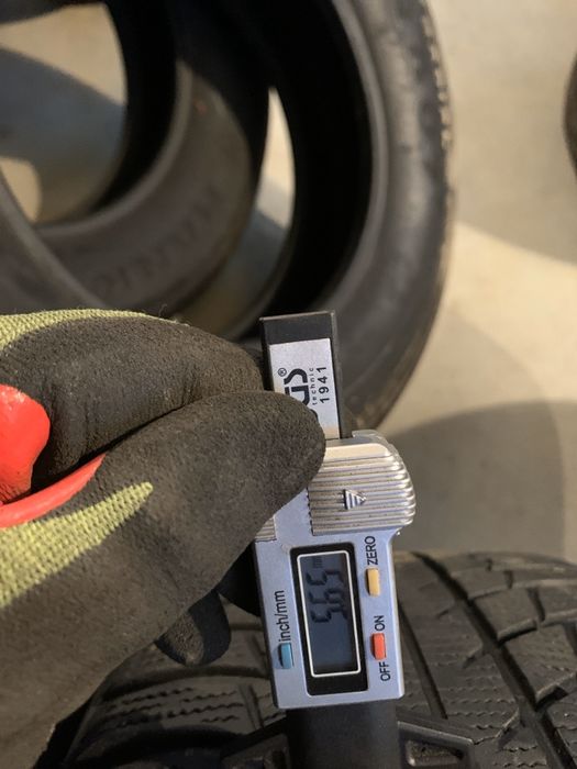 Anvelope M+S Bridgestone/Vredestein 225/40/18