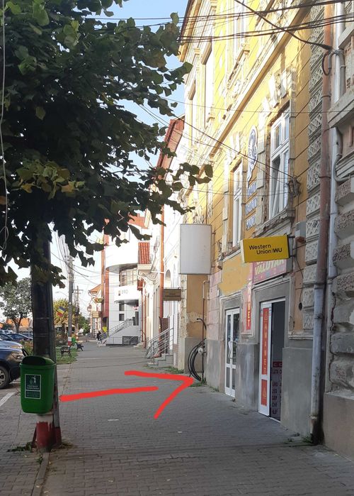 Inchiriez spatiu comercial 20 mp., central.. in Reghin