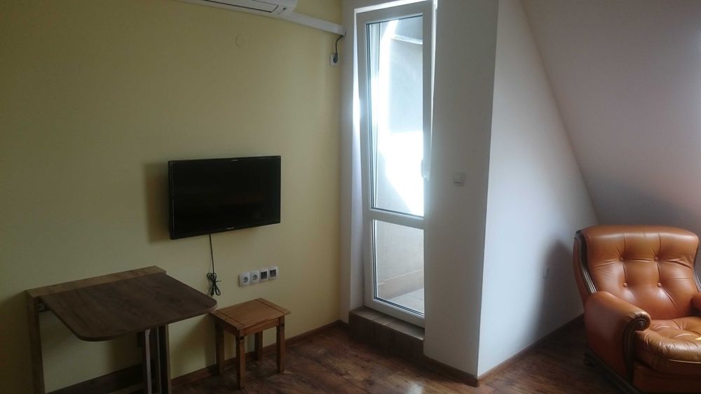 Двустаен апартамент до Военна болница под наем