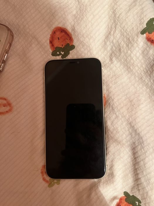 Продам iphone белый 11