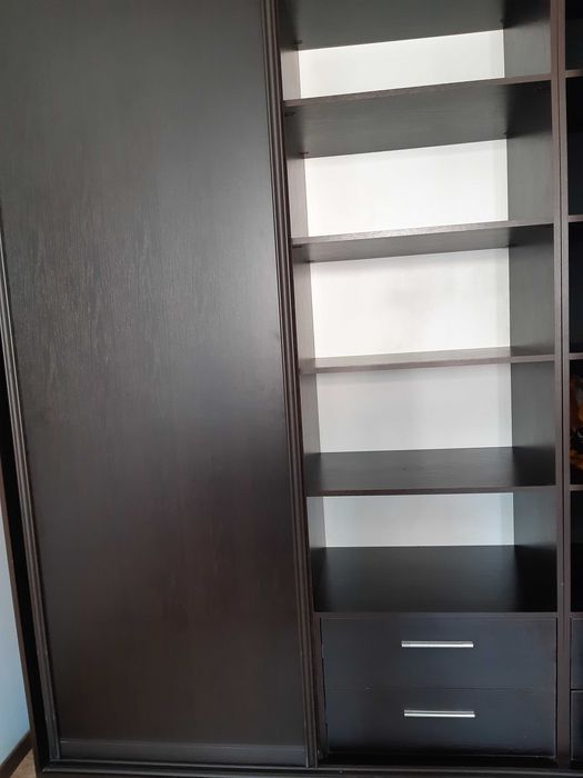 Срочно продам шкаф