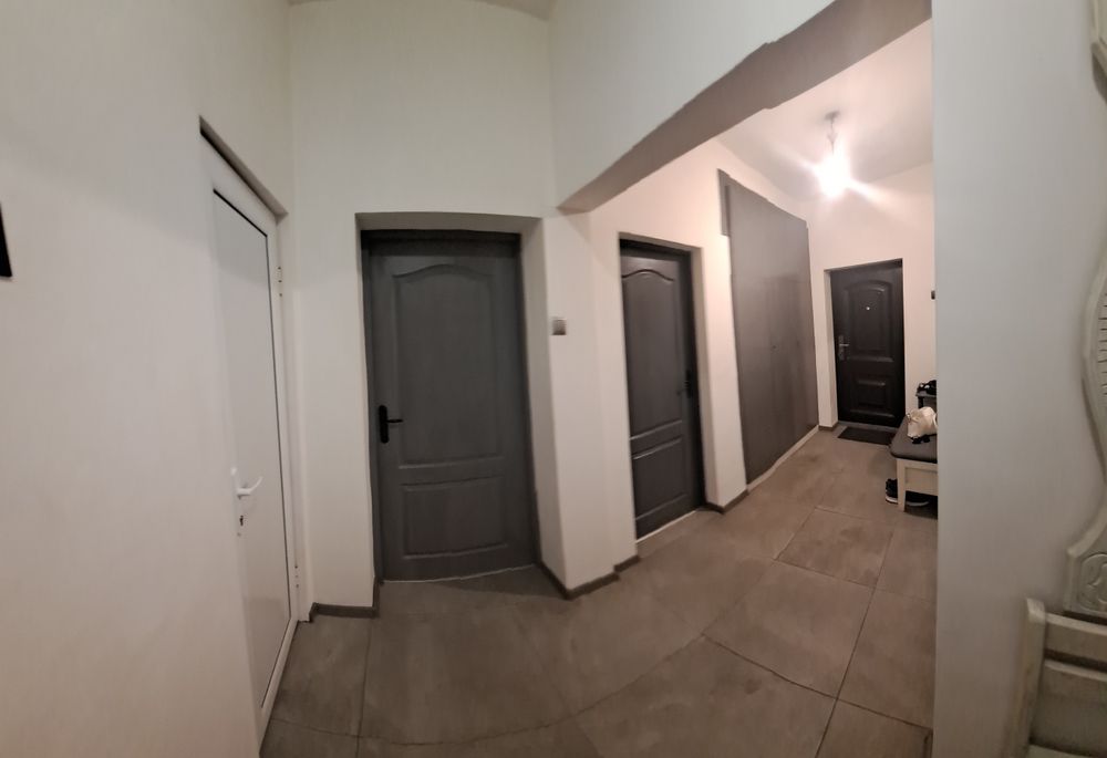 Продава се Четиристаен апартамент в Добрич, Център - 95 кв.м за 1155 €/кв.м - Снимка #7