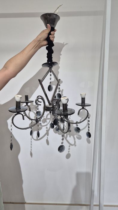 Люстра. С хрустальными камнями