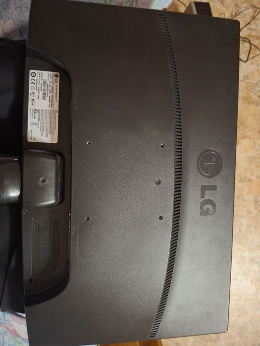 Монитор lg колонки в подарок