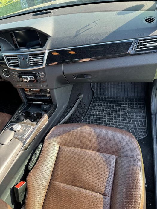 MERCEDES-BENZ E-Class 2012 — imagine 3