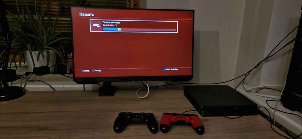 Ps4 Slim 1tb + 2 геймпада + 5 игр на диске