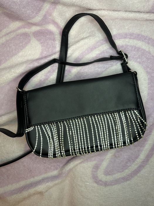 Дамски чанти носени по един път и нови