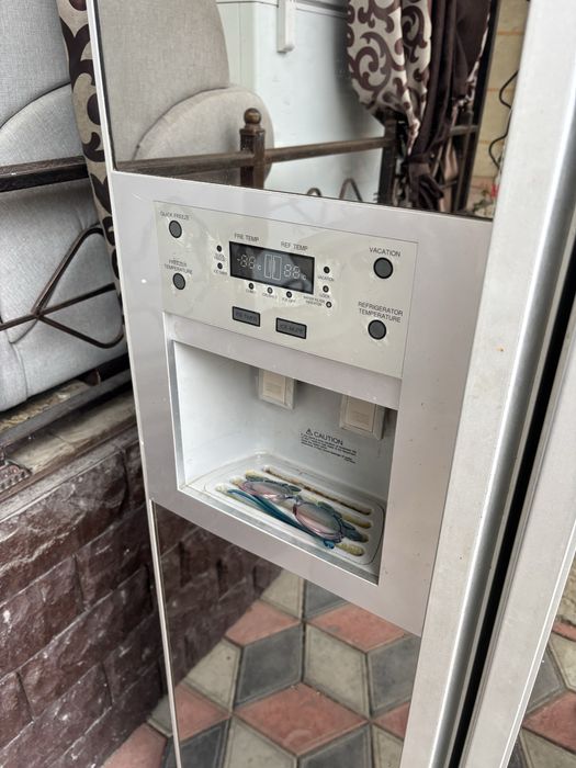 Срочно продам холодильник !
