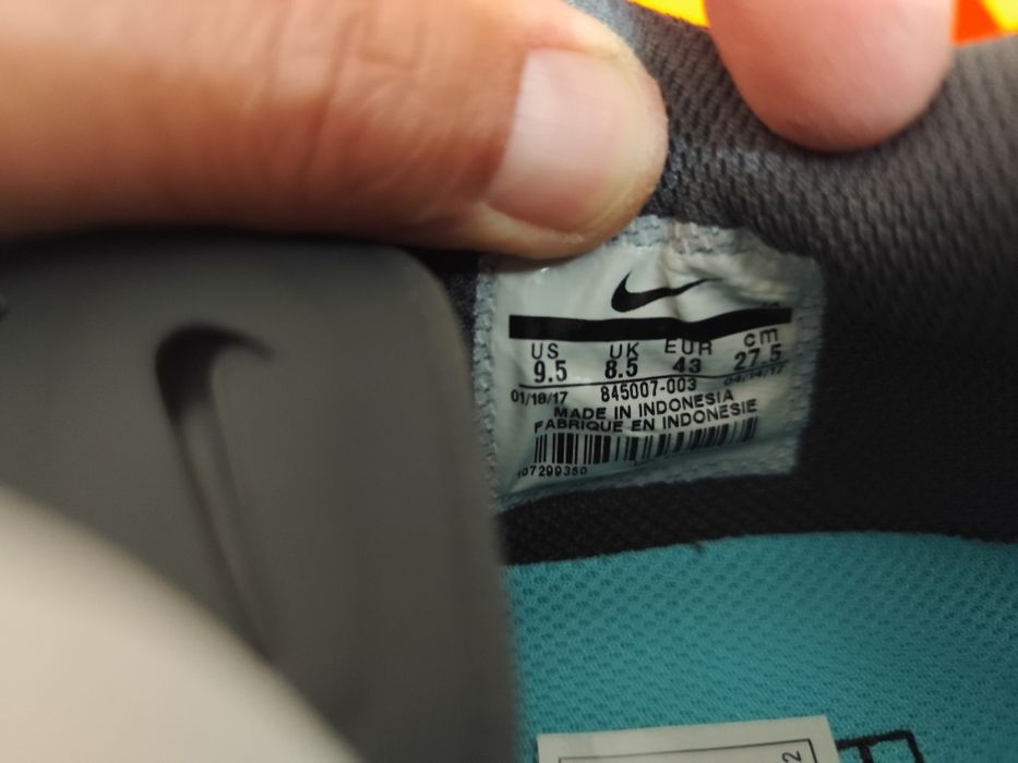 Мартонки Nike legend essential 2 и Air Zoom