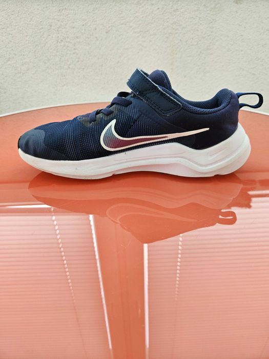 Детски маратонки Nike за момче номер 33. Много запазени.