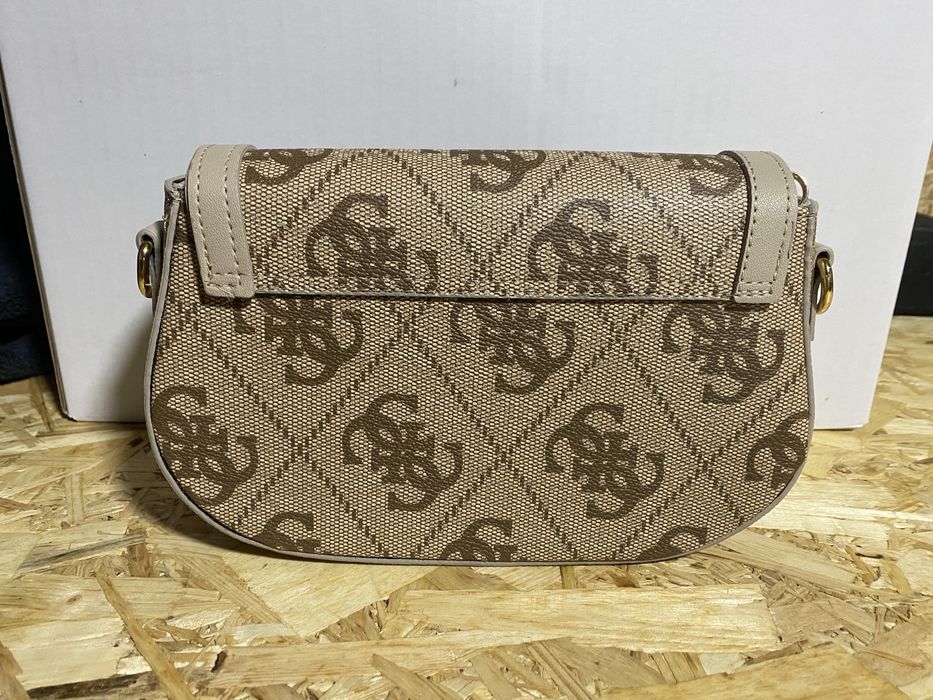 Geanta Guess mai multe modele