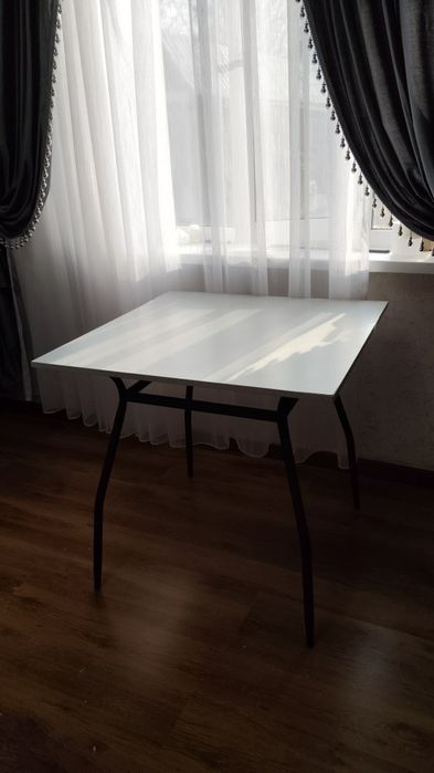 Стол 80см квадратный