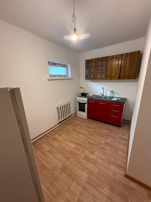 1 комнаталы времянка жалға беріледі.