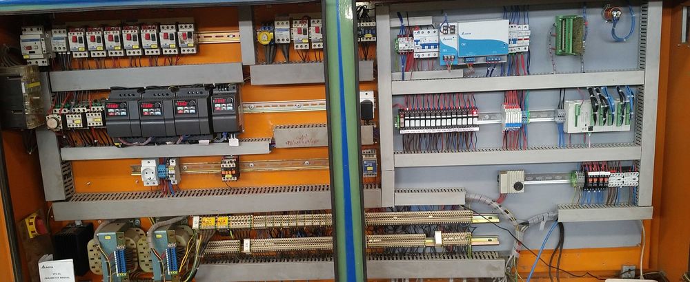 Automatizari industriale, SCADA , Retrofit, PLC-HMI. servo.