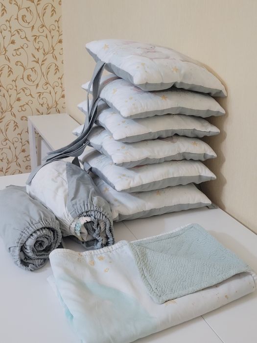 Бортики-подушки, простыня, одеялко, клеенка 8000