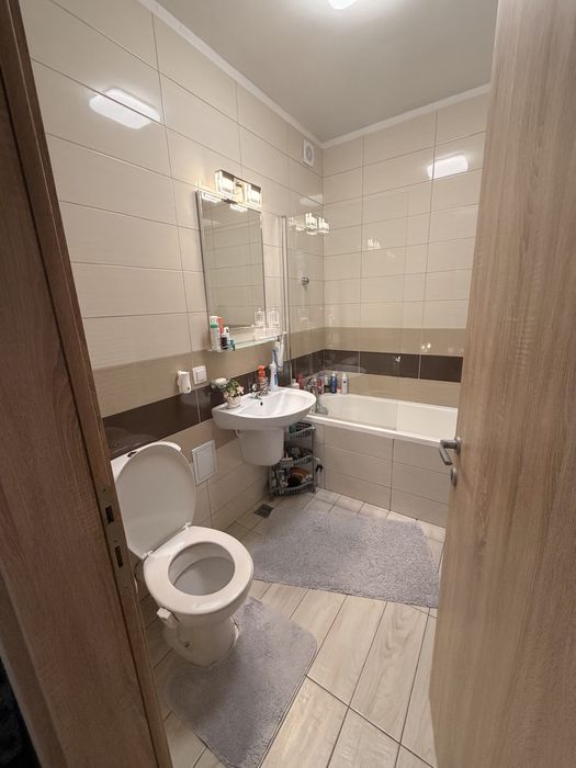 Tractorul - Nicolae Labis: 2 camere open space, etaj intermediar