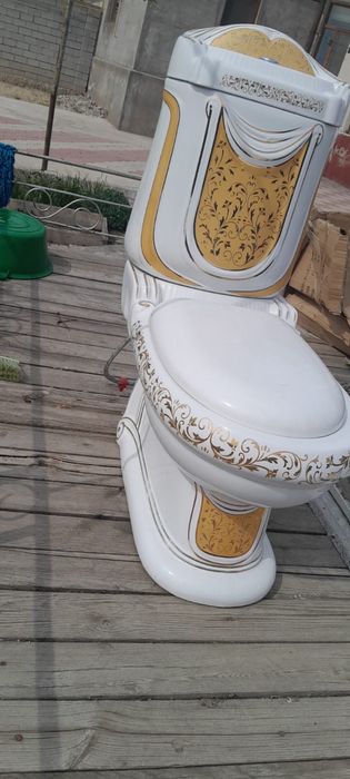 Унитаз красивый большой