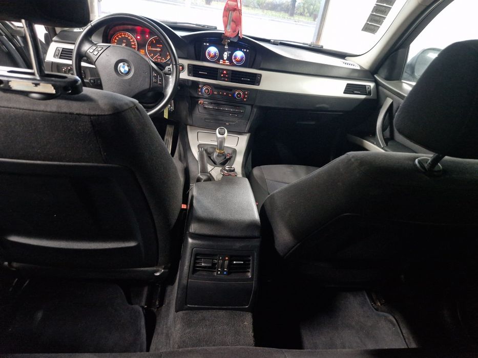 Bmw e 90 din 2010 facelift