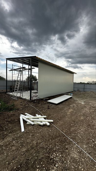 poarta metalica cu usa incadrata ,portanta 4m x 2m schelet masiv