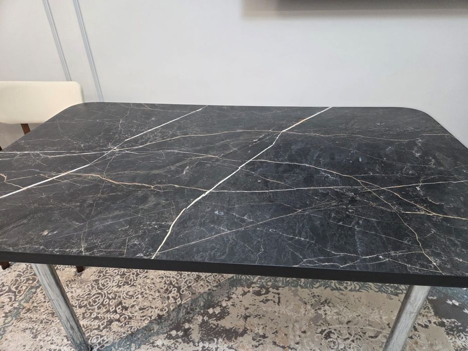 Продаю Стол кухонный