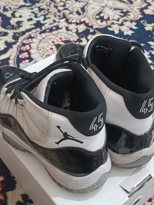 Air Jordan 11 concord