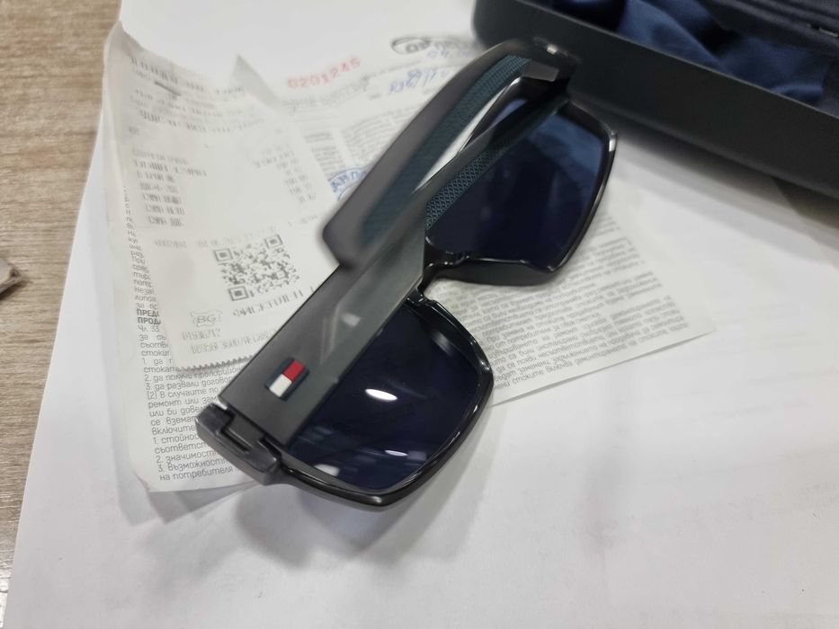 Слънчеви очила TOMMY HILFIGER