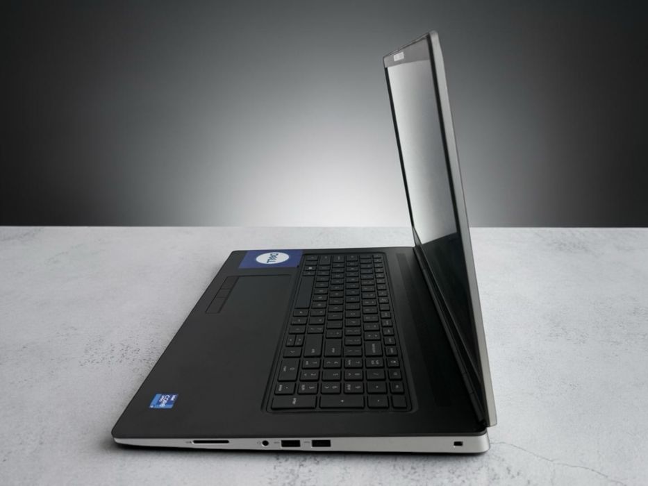 Лаптоп Dell Precision 7760 17,3' FHD i7-11850H 32GB RAM 512GB SSD RTX A4000 Гаранция!