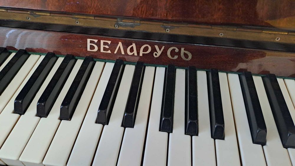 Пиано в отлично състояние