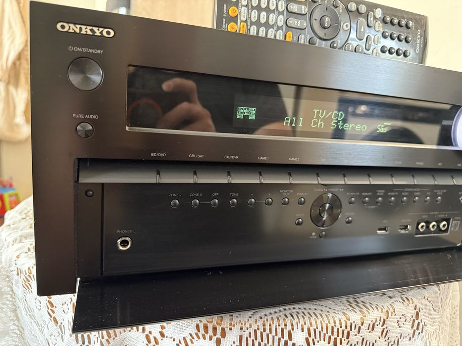 Onkyo TX-NR818 Качествен ресивър