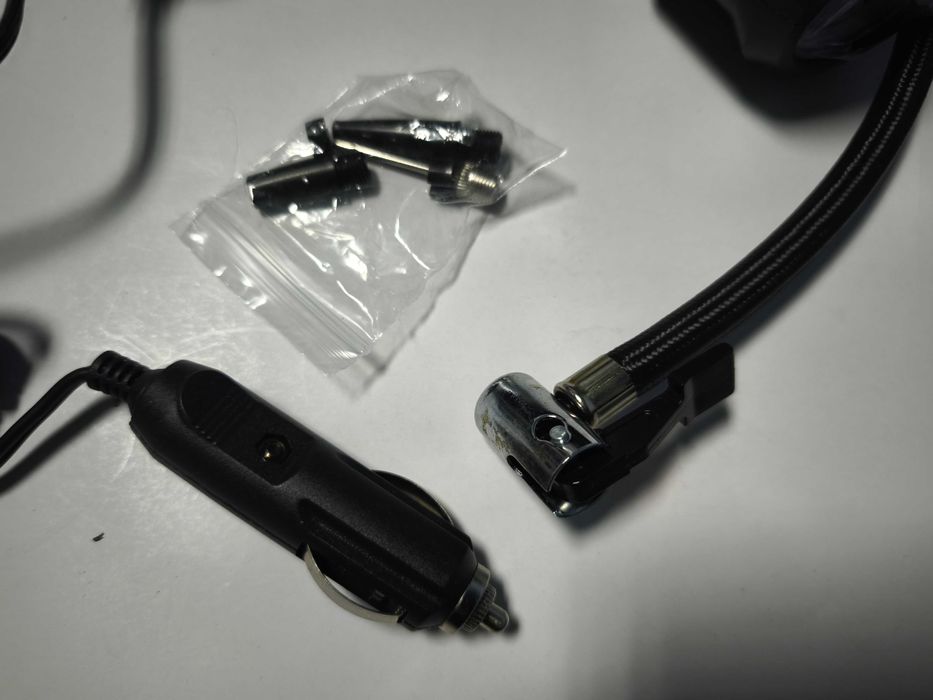 Compresor auto 12 V tip pistol