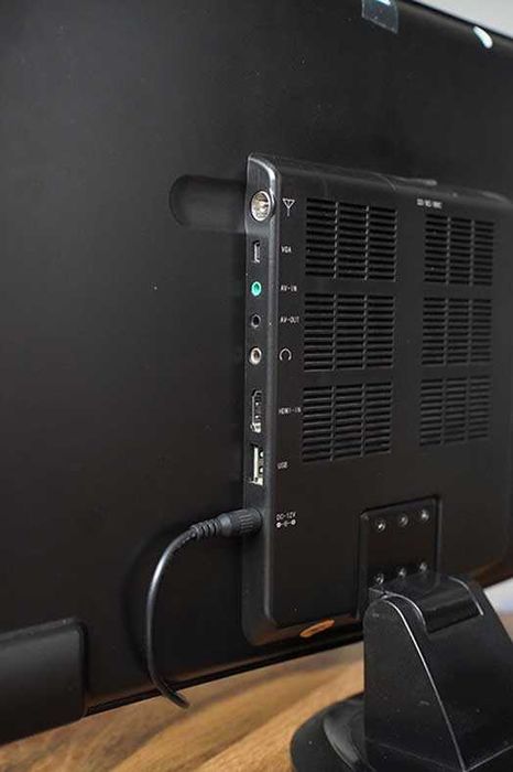 LCD телевизор 20"