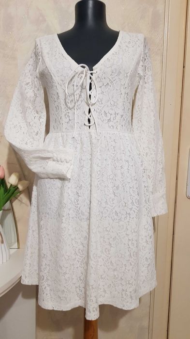 Дамска дантелена рокля XS-S - НОВА
