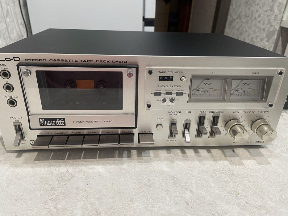 Кассетная дека Hitachi (lo-d)