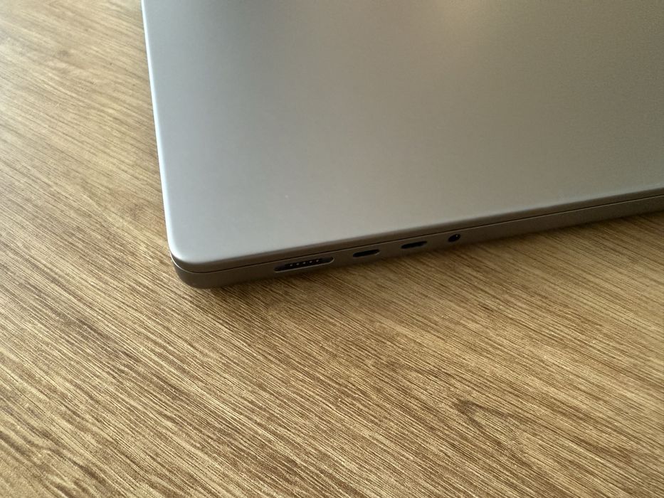 MacBook Pro 16" M1 Pro 32GB 512GB Гаранция