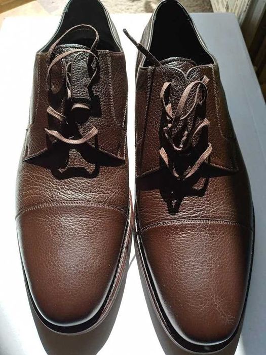 Чисто нови, ръчна изработка, естествена кожа.