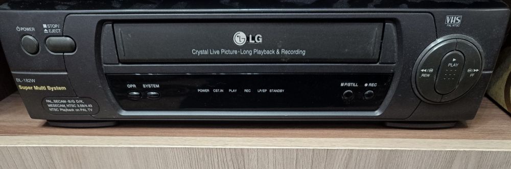 Видео Плеер VHS с кассетами